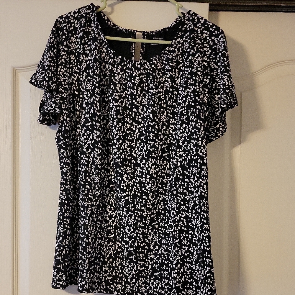 Amazon Essentials Black and White Patterned Blouse